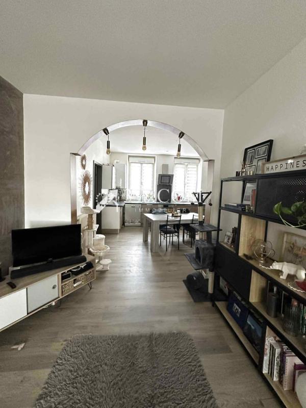 Appartement - 64 m² - 4 pièces