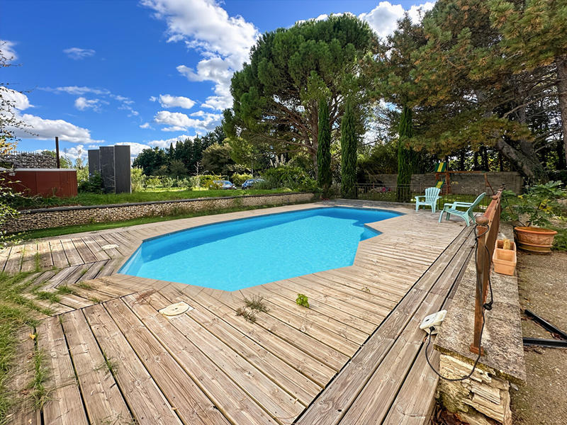 Maison - 260 m² - 8 pièces