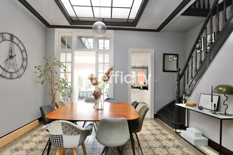 Maison - 159 m² - 6 pièces