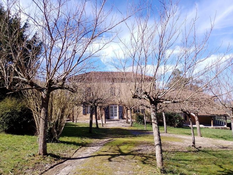 Maison - 380 m² - 9 pièces