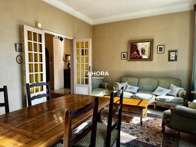 Maison - 240 m² - 9 pièces