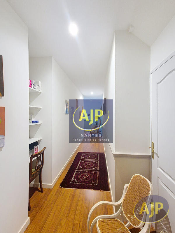 Maison - 291 m² - 8 pièces