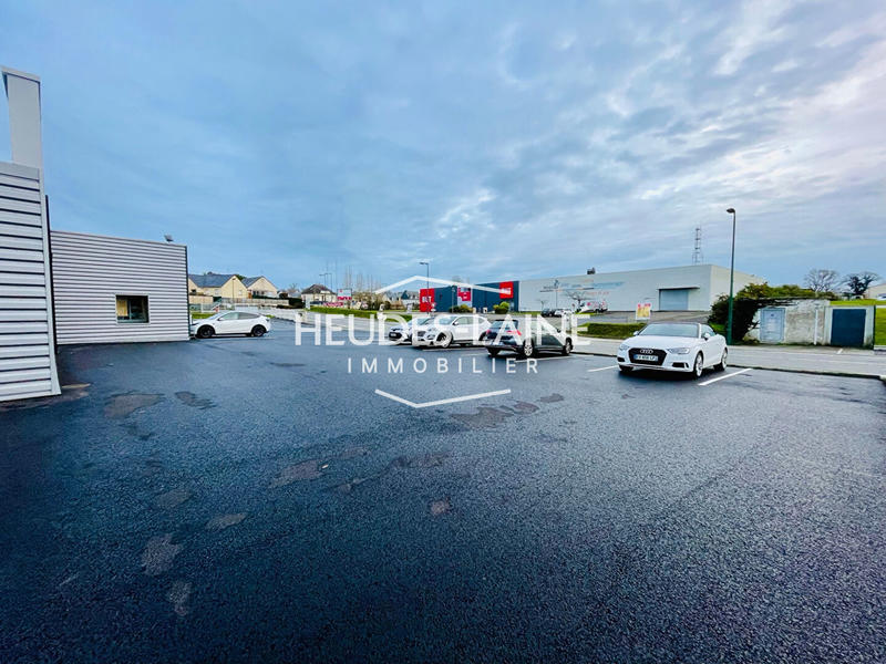 Local commercial - 458 m² - 1 pièce