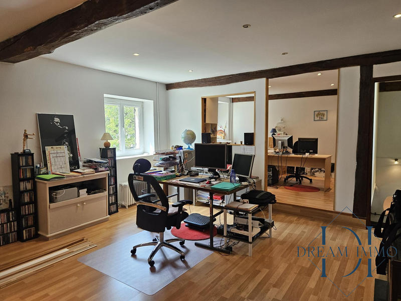 Maison - 221 m² - 9 pièces