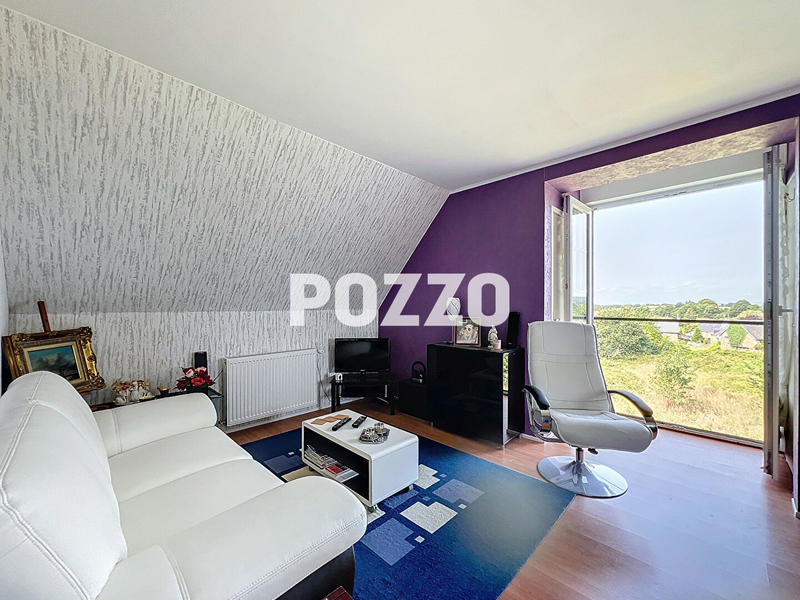 Maison - 255 m² - 8 pièces