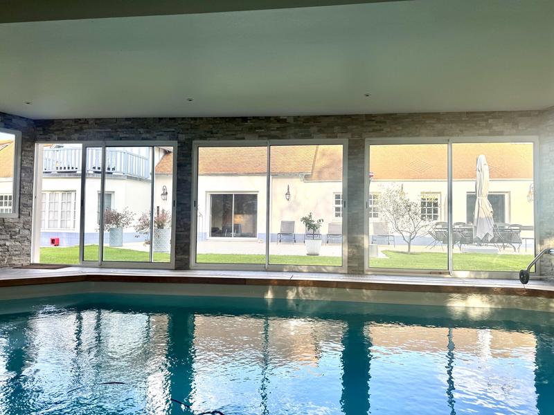 Maison - 480 m² - 10 pièces