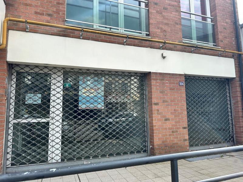 Local commercial - 86 m² - 4 pièces