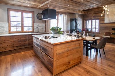 Propriété - 220 m² - 8 pièces