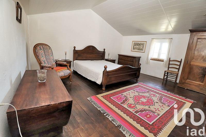 Maison - 241 m² - 10 pièces