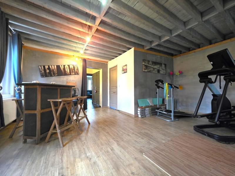 Maison - 217 m² - 8 pièces