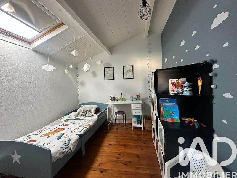 Maison - 203 m² - 7 pièces