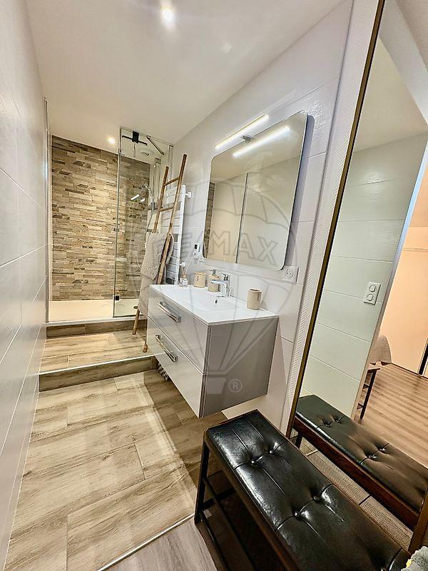 Maison - 180 m² - 5 pièces