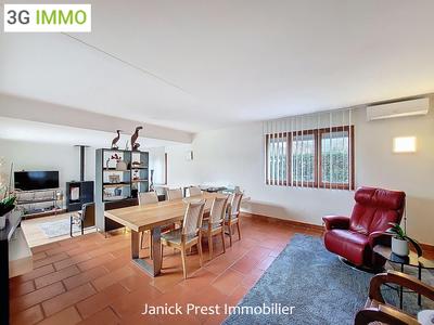 Maison - 152 m² - 7 pièces