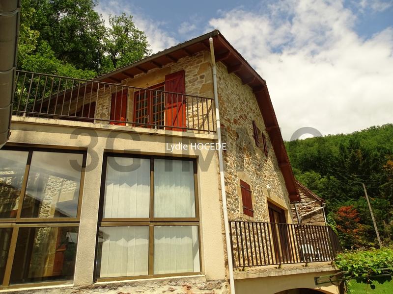 Maison - 170 m² - 9 pièces