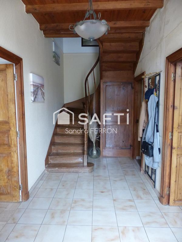 Maison - 201 m² - 7 pièces