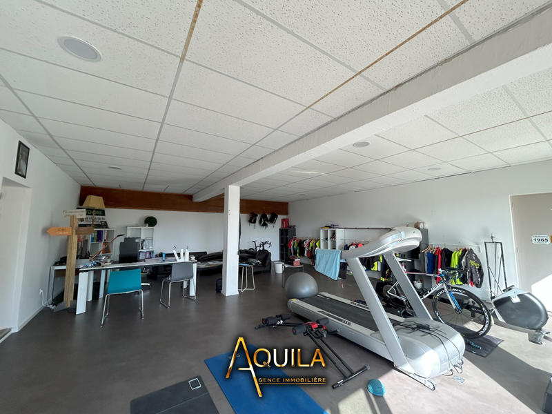 Villa - 341 m² - 8 pièces