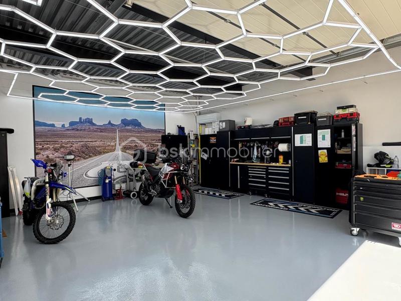 Local d'activité / Entrepôt - 93 m² - 2 pièces