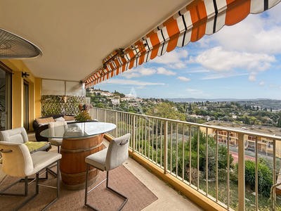 Appartement - 93 m² - 4 pièces