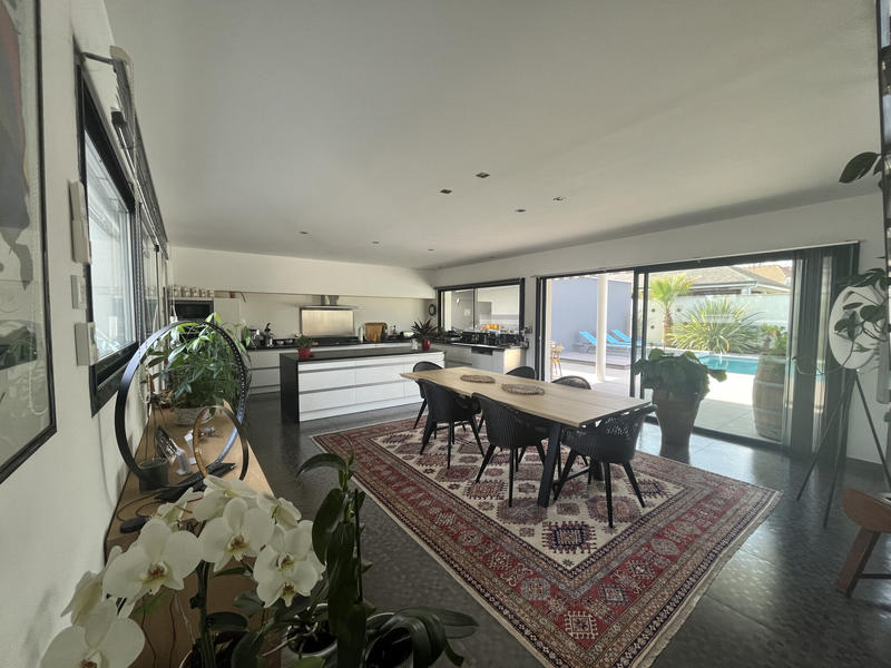 Villa - 200 m² - 5 pièces