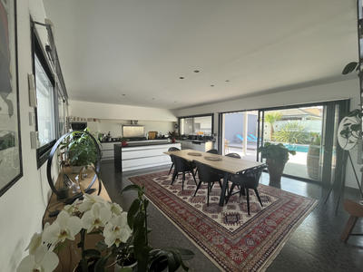 Villa - 200 m² - 5 pièces