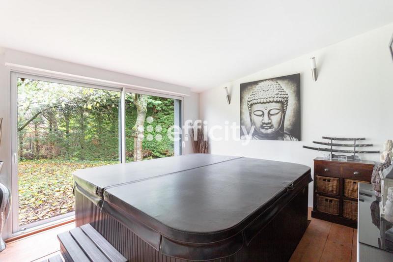 Maison - 298 m² - 7 pièces