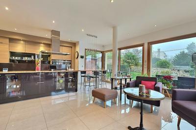 Maison - 197 m² - 7 pièces