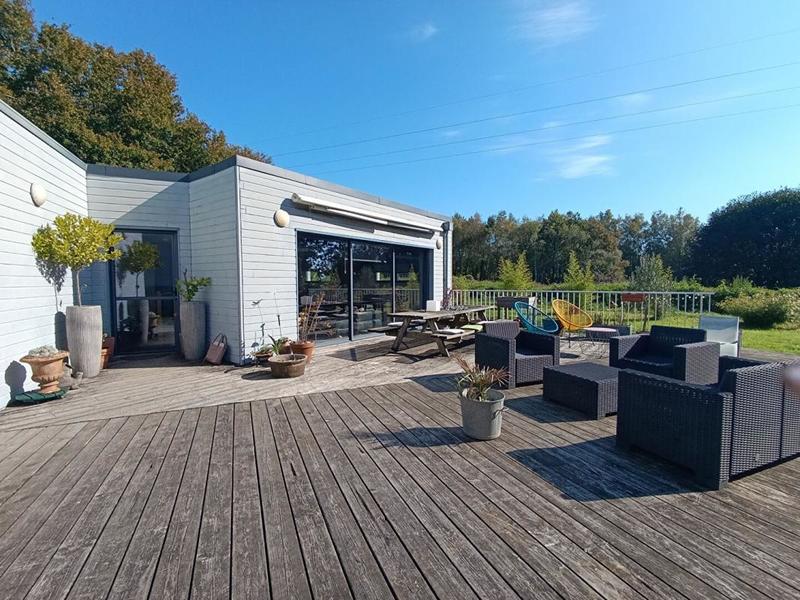 Maison - 160 m² - 8 pièces