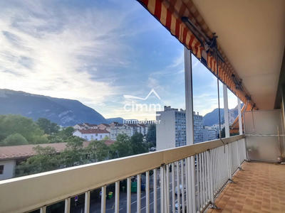 Appartement - 81 m² - 3 pièces