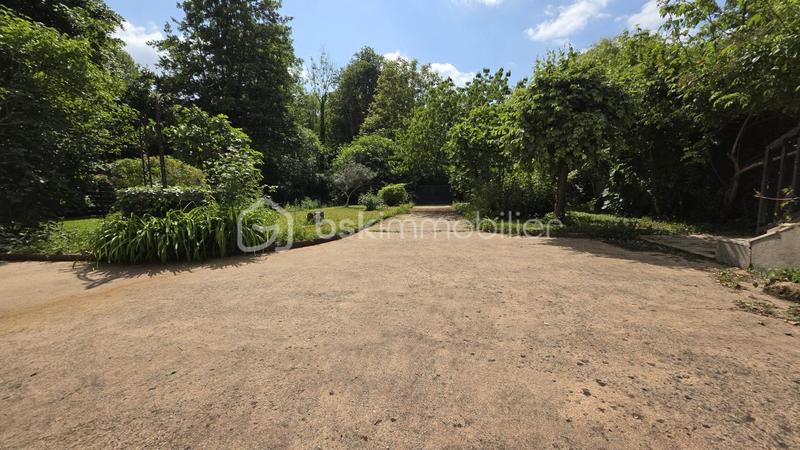 Maison - 300 m² - 10 pièces