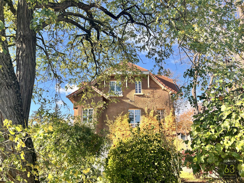 Maison - 192 m² - 6 pièces