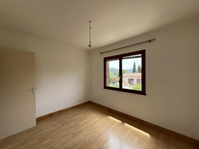 Maison - 256 m² - 5 pièces