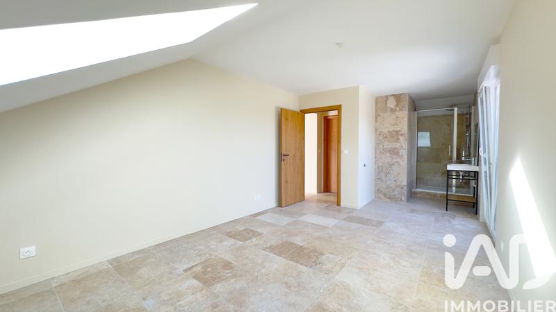 Appartement - 93 m² - 4 pièces