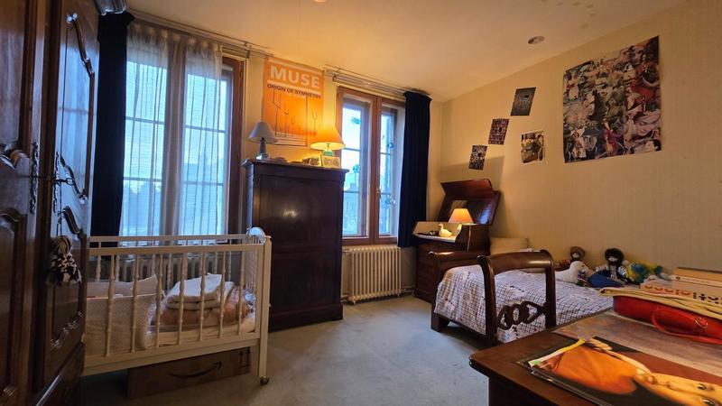 Maison - 202 m² - 7 pièces