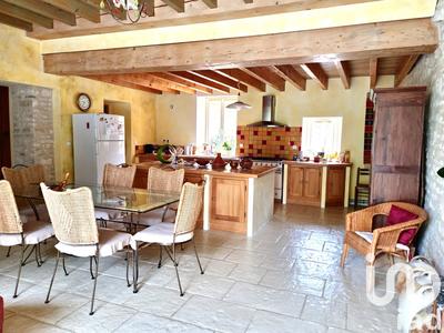 Maison - 279 m² - 10 pièces