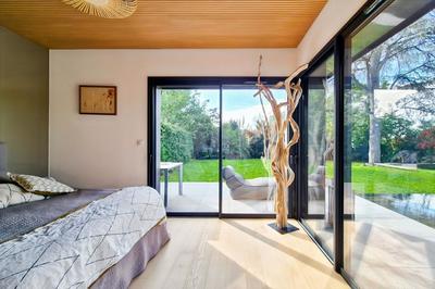 Maison - 260 m² - 6 pièces