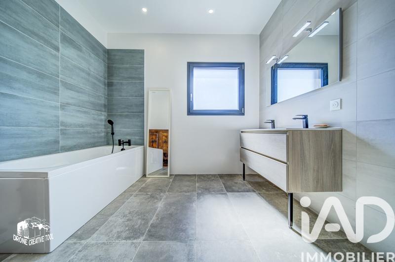 Maison - 181 m² - 7 pièces