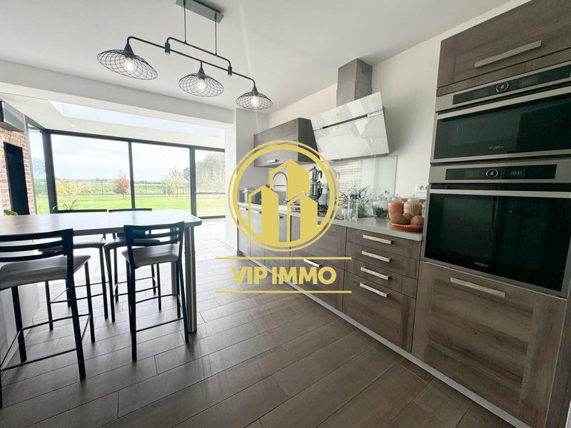 Maison - 180 m² - 5 pièces