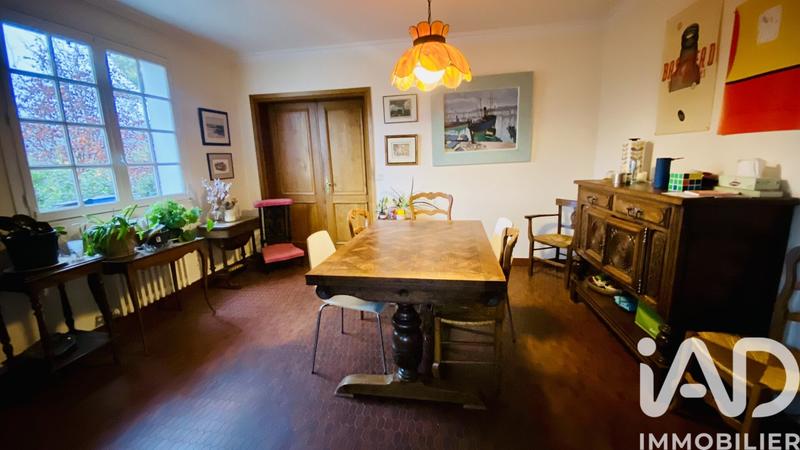 Maison - 305 m² - 10 pièces