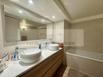 Appartement - 100 m² - 5 pièces