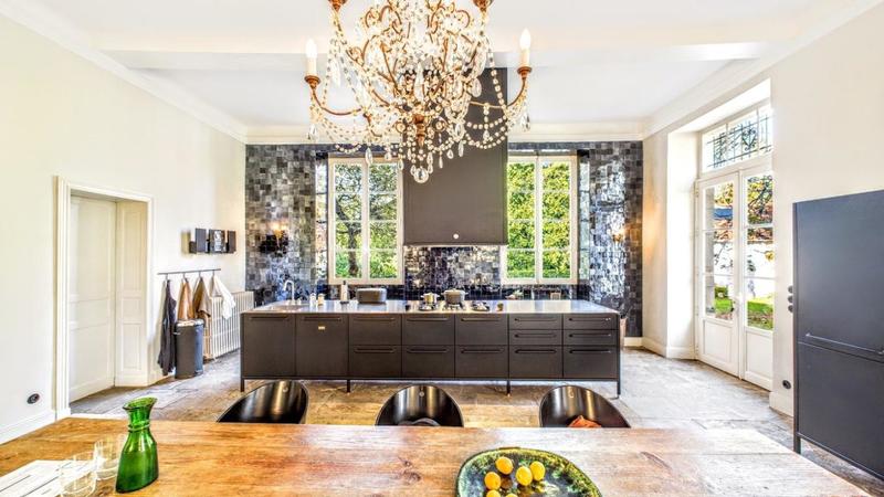 Propriété - 700 m² - 13 pièces