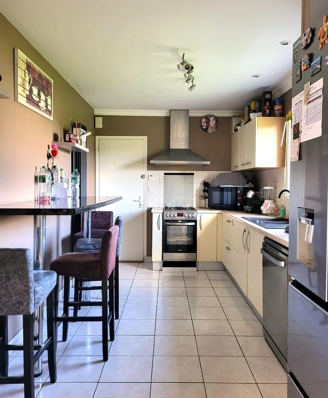 Maison - 155 m² - 9 pièces