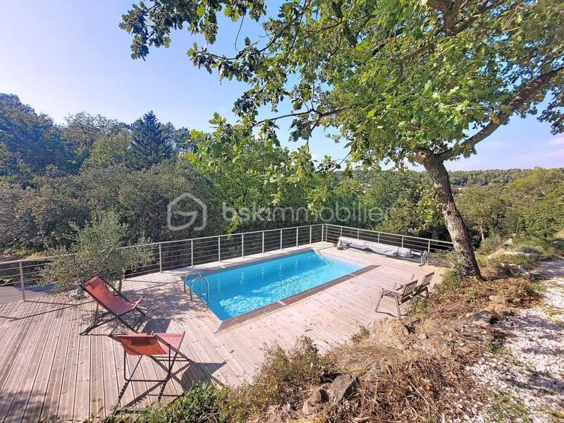 Villa - 230 m² - 8 pièces
