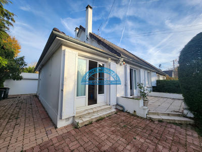 Maison - 90 m² - 5 pièces