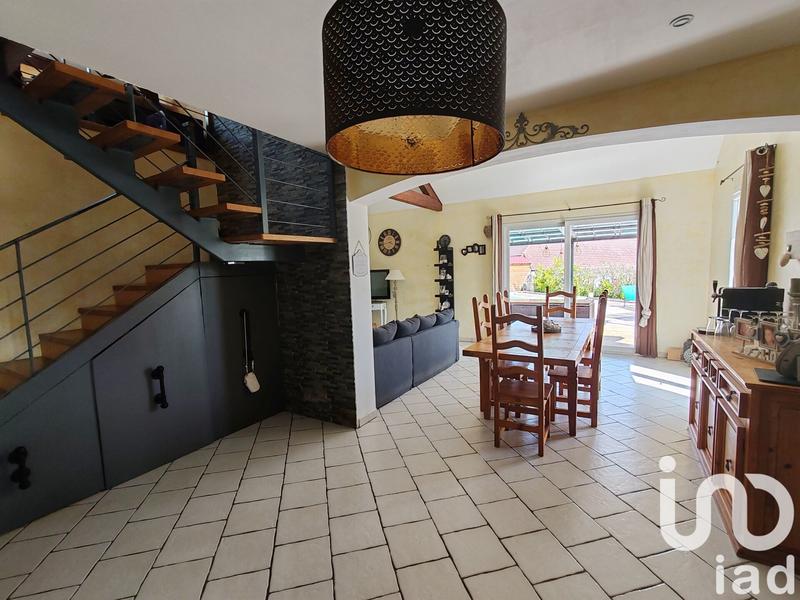 Maison - 180 m² - 7 pièces