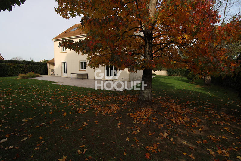 Maison - 202 m² - 7 pièces