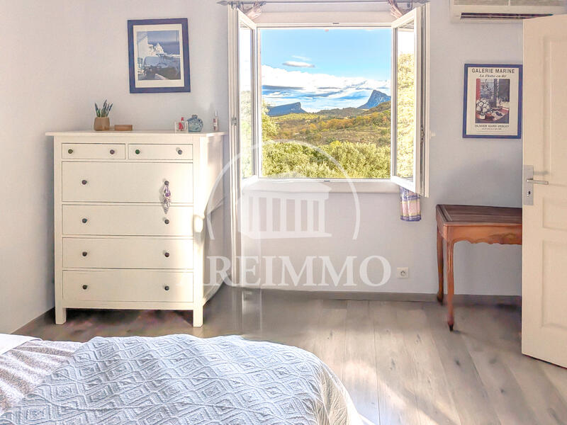 Maison - 210 m² - 8 pièces