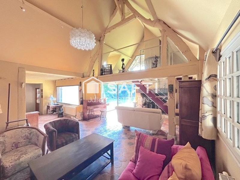 Propriété - 203 m² - 9 pièces