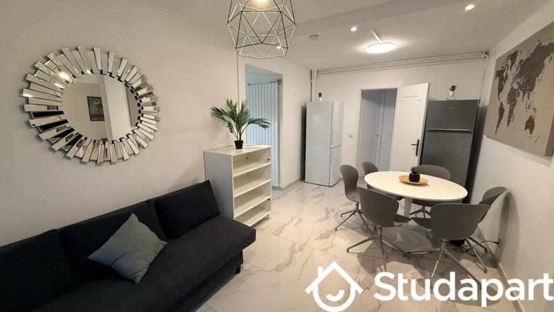 Chambre - 10 m² - 1 pièce