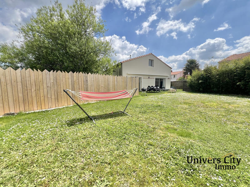 Maison - 259 m² - 8 pièces