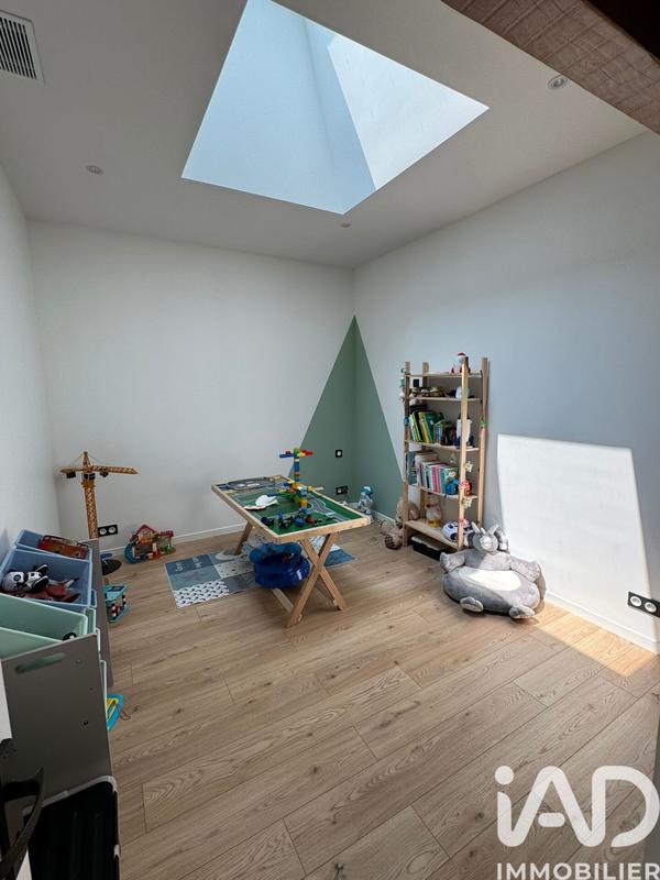 Maison - 203 m² - 7 pièces